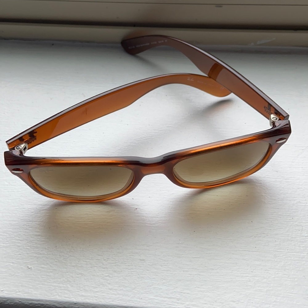 Raybans never worn!! RB 2132  New Wayfarer